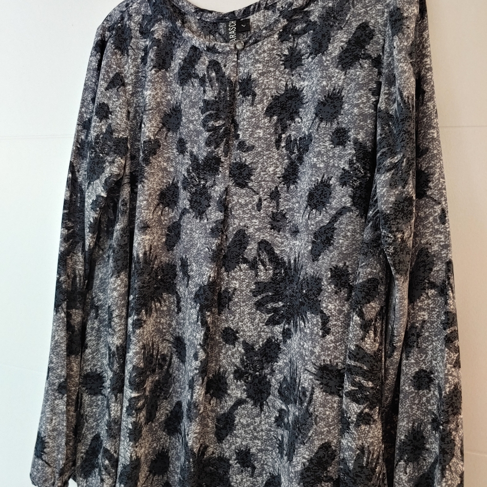 Top - Picture 3 of 3